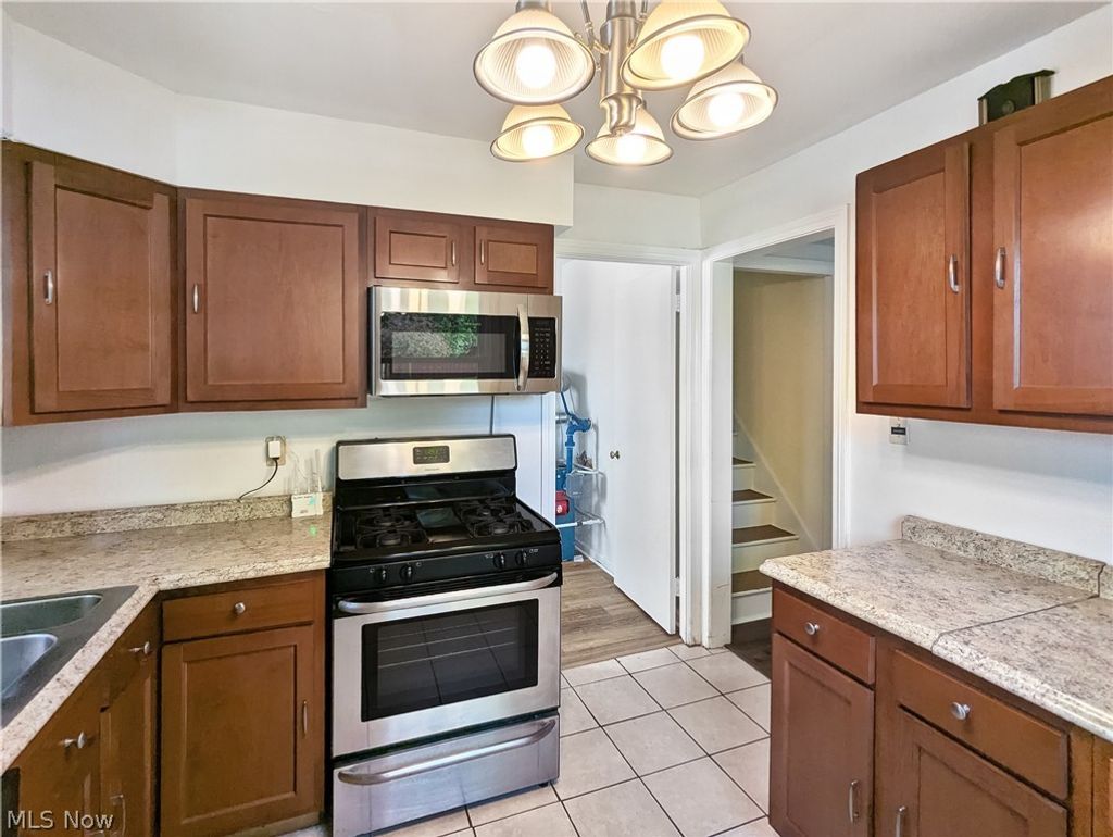 Photo of 4135 Eastway Road, Cleveland, OH 44121 (MLS # 5209130)