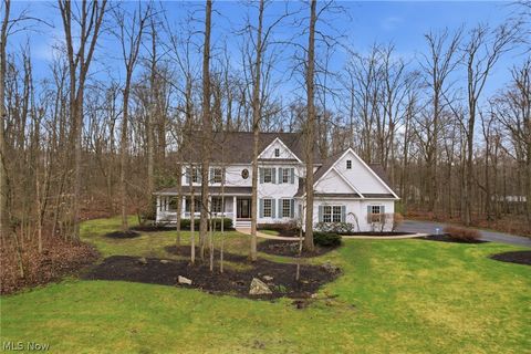 Homes For Sale - 113 Champion Lane<br/> Chagrin Falls, OH 44022