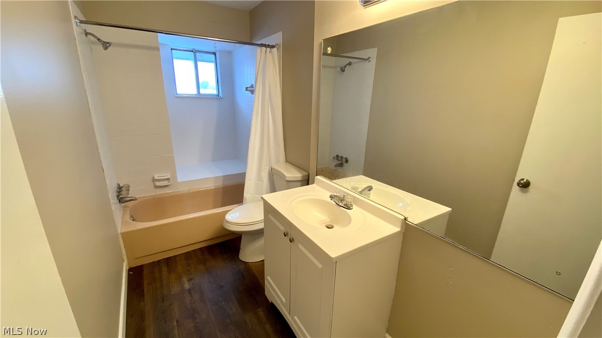 Colonial Park Condo 01 - Residential