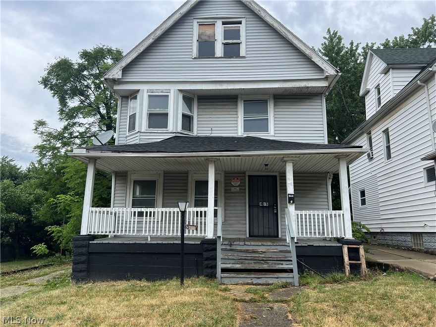 Located in the Woodland Hills neighborhood awaits a 4 bedroom 1 bath home in need of some TLC. Tenant has recently vacated and home has been cleaned. Selling as-is, seller to make no repairs. Buyers/Investors contact your buyers agent today to set up a showing. Please do your due diligence prior to writing an offer. Agents please make sure the home is suitable for your clients financing criteria. Please note private remarks.