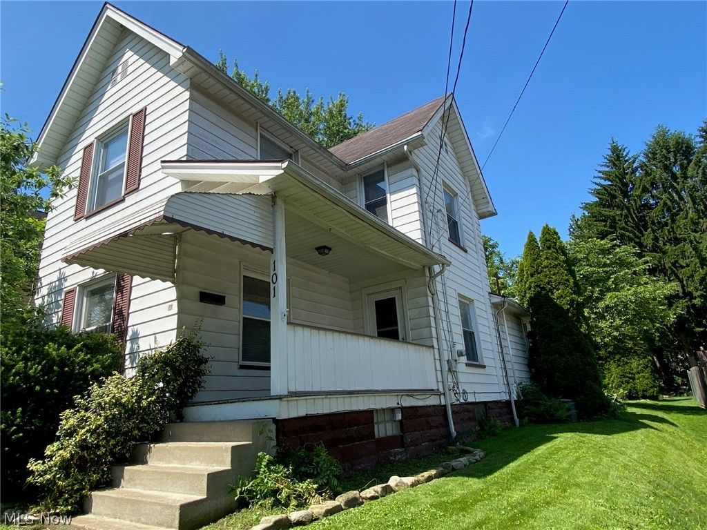 Photo of 101 Ridgeway Street, Struthers, OH 44471 (MLS # 5195539)