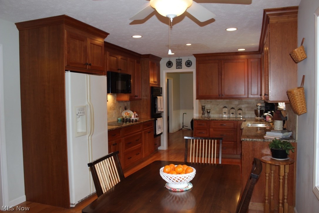 Connecticut Colony - Residential