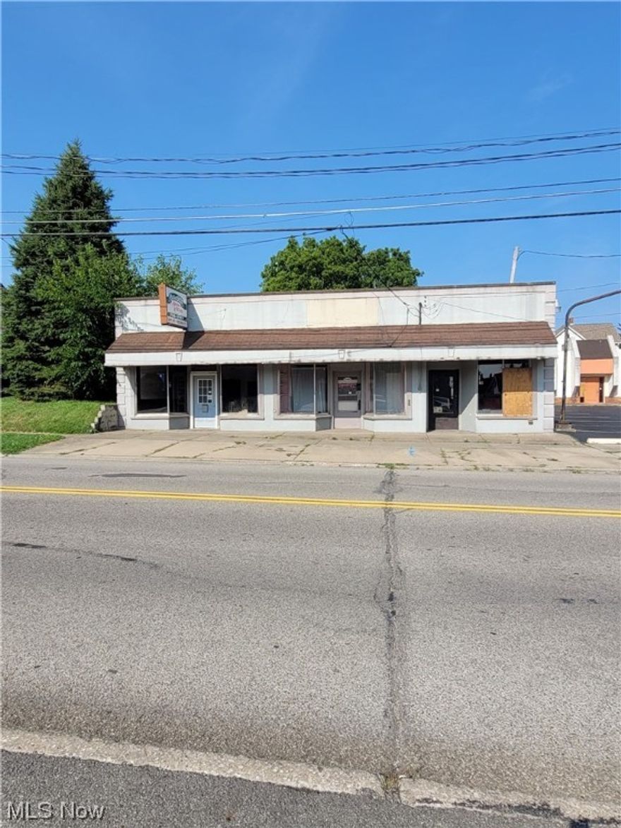This is a 3 unit plaza with limited space behind and street parking only. Property is being offered in its as is condition.