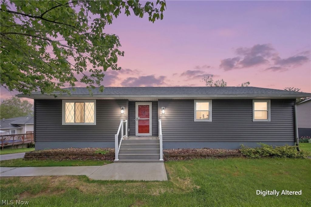 Photo of 3285 Lakewood Drive, Zanesville, OH 43701 (MLS # 5206952)