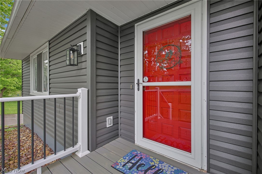 3285 Lakewood Drive