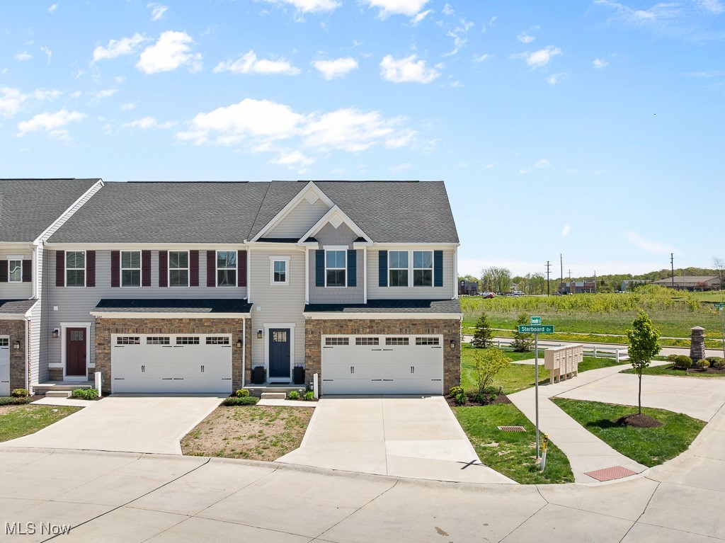 1168 Starboard Drive, Medina, Ohio image 2