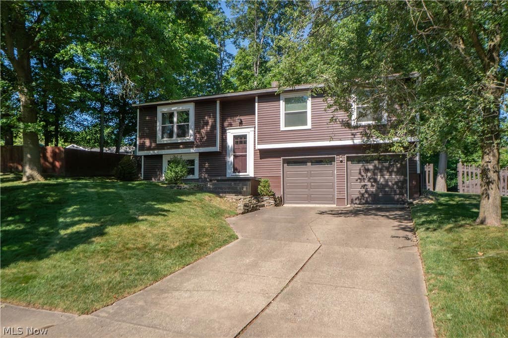 Photo of 630 Berkshire Drive, Medina, OH 44256 (MLS # 5218934)