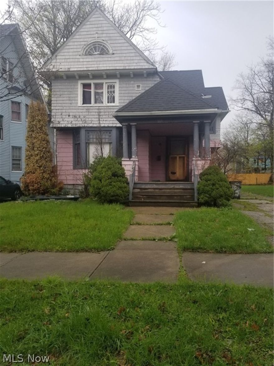 MOTIVATED SELLER, EXCELLENT INVESTMENT OPPORTUNITY. Buyer to assume back taxes.