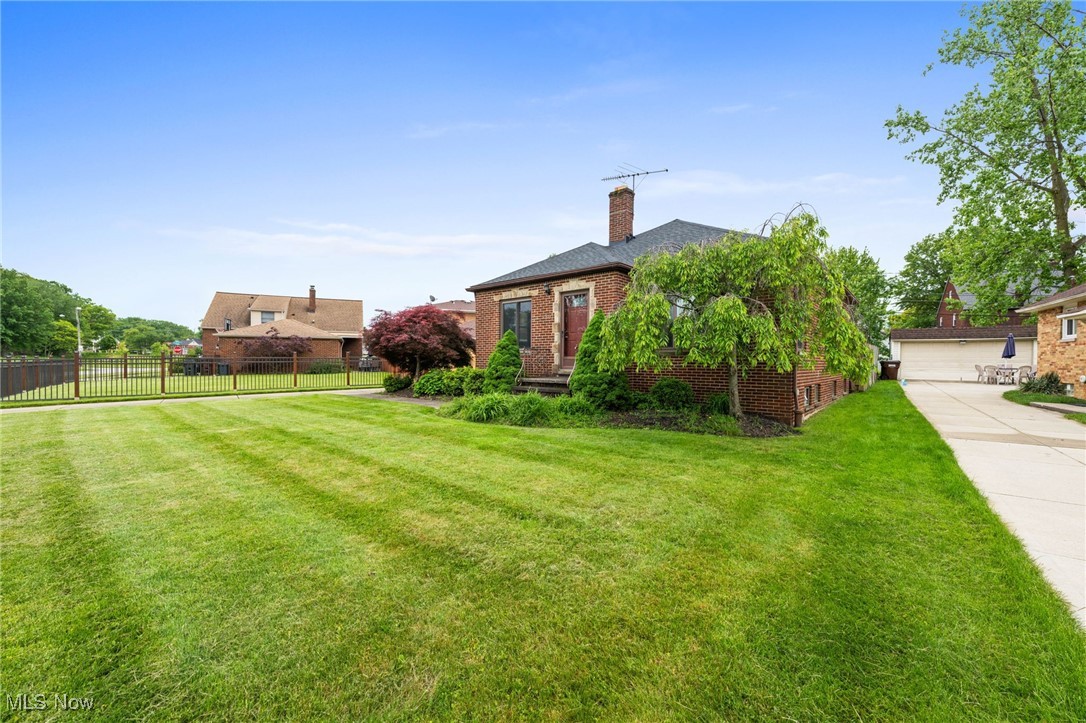 7801 Manorford Drive, Parma, Ohio image 24