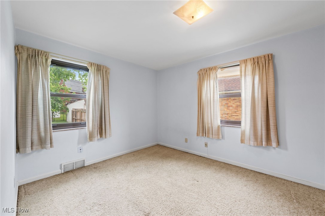 7801 Manorford Drive, Parma, Ohio image 12