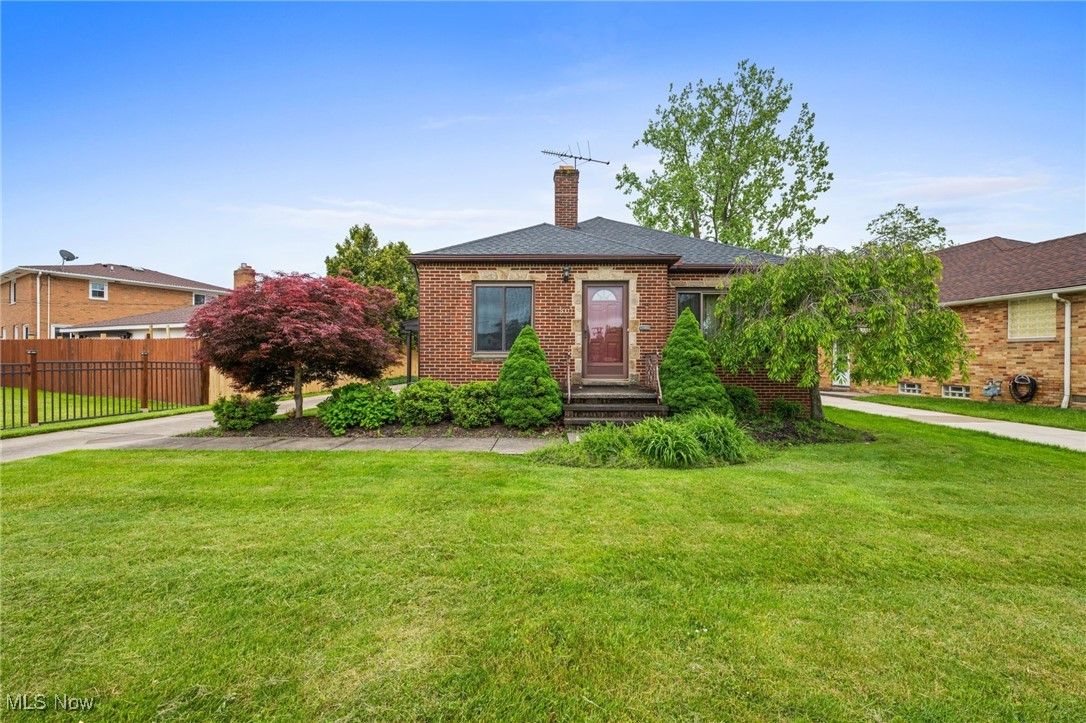 7801 Manorford Drive, Parma, Ohio image 1