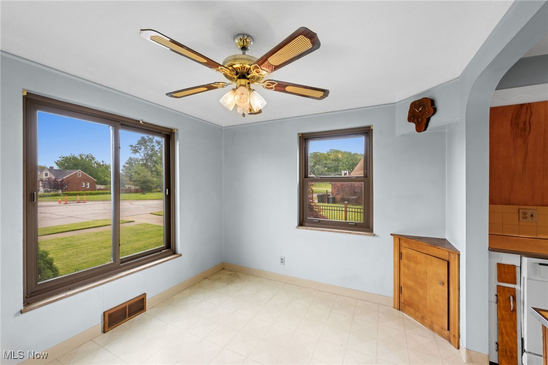 7801 Manorford Drive, Parma, Ohio image 7