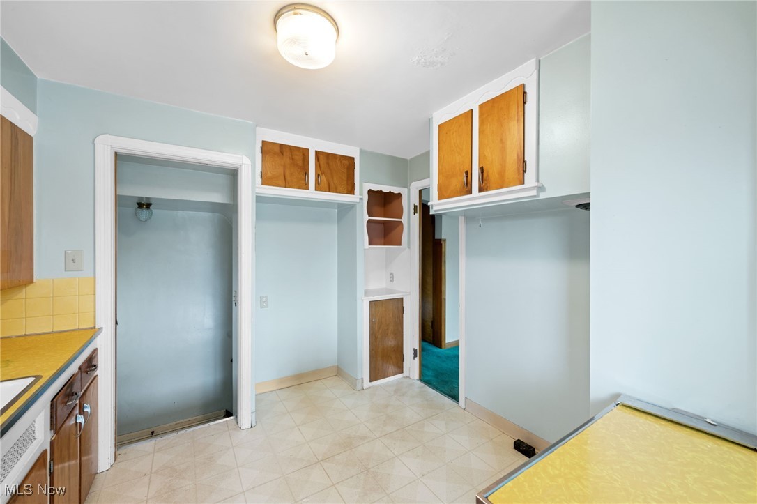 7801 Manorford Drive, Parma, Ohio image 11