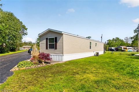 Tiny photo for 9525 Woodworth Road #A19, North Lima, OH 44452 (MLS # 5210408)