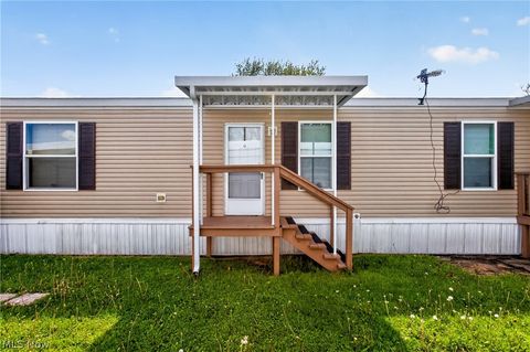 Tiny photo for 9525 Woodworth Road #A19, North Lima, OH 44452 (MLS # 5210408)