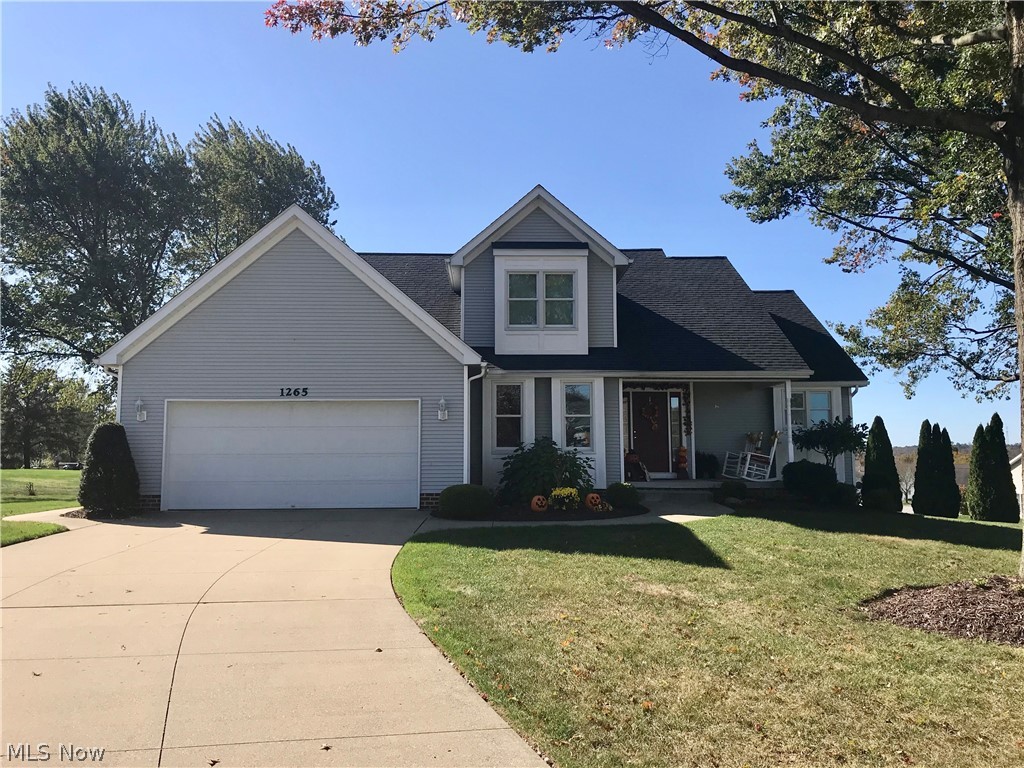 Wonderfully cared-for one-owner 3 Bed, 2.5 Bath 1995 model Colonial on an Austin Estates Cul de sac boasts First Floor Master Suite & is move-in ready! Built by Helen Scott Builders & maintained by Mrs. & Mr. Clean for the last 23 years, just walking in will excite you about being the next owner. So well-appointed with cheerful south-facing exposure to kitchen and living room for generous natural light. Spacious rear deck offers shade under a Sunsetter® retractable awning (2011) that boasts auto-retract when it's windy. From inside, experience beautiful views into open spaces both in front of and behind the house. Open & airy kitchen with large eat-in area adjacent to both dining and living rooms will be amazing for entertaining! The front porch affords you an opportunity to watch the world go by with a good book or a morning cup of coffee. Oak trim and cabinetry throughout are just one mark of quality materials and workmanship. Put your own mark on this fabulously constructed and care