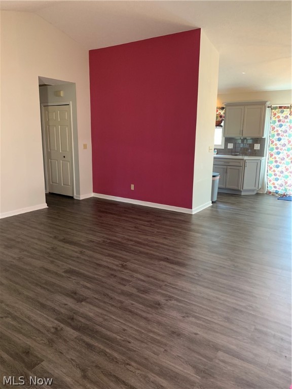 Avon Woods Condo - Residential