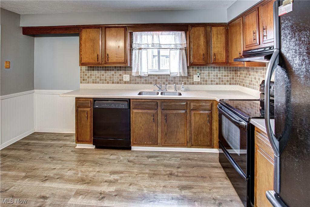 Photo of 7436 Pine River Court #C52, Middleburg Heights, OH 44130 (MLS # 5182383)