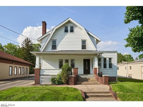 Homes For Sale - 1023 Portage Trail<br/> Cuyahoga Falls, OH 44221