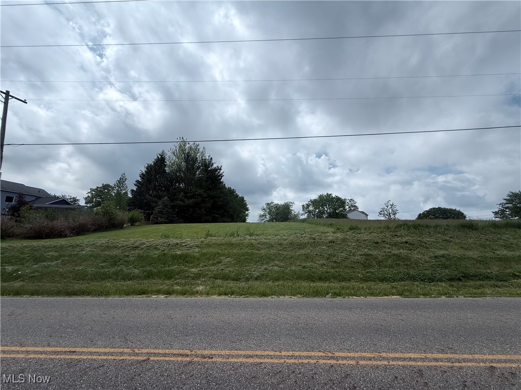 To be sold with 3132 Wright Rd and 10484 Cleveland Ave NW (corner lot) at public auction.
Auction start date is June 25, 2025 and ends July 20, 2025 @ 5:30 p.m.
View aerial video here: https://youtu.be/5cQn1rGgIdw
Prime Residential & Commercial Land for Auction | Uniontown, Stark County, OH Cleveland Ave NW & Wright Road NW – High-Traffic, High-Visibility Opportunity!
Seize the opportunity to invest in strategically located parcels at the bustling intersection of Cleveland Avenue NW and Wright Road NW in Uniontown, Ohio. With zoning flexibility, all public utilities available, and excellent visibility, these properties are ideal for both residential builders and commercial developers.
Whether you're planning to build a neighborhood clinic, a retail storefront, or single-family homes, this site checks all the boxes.
Location Advantages
Over 11,600 vehicles per day at this intersection!
Cleveland Ave NW: 10,400 VPD
Wright Road NW: 1,276 VPD
Newbury Ave NW: 2,068 VPD
Surrounded by existing neighborhoods, businesses, and arterial access points
Close to shopping, schools, and major highways