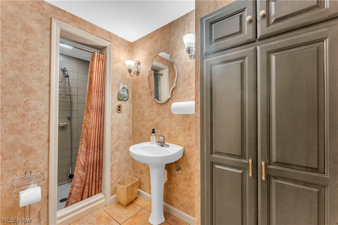 Hilton Ave Sub/R Wieses - Residential