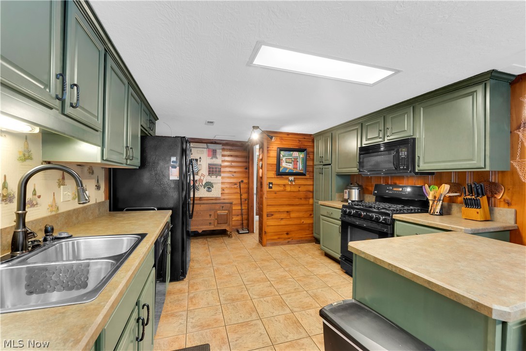 Hilton Ave Sub/R Wieses - Residential