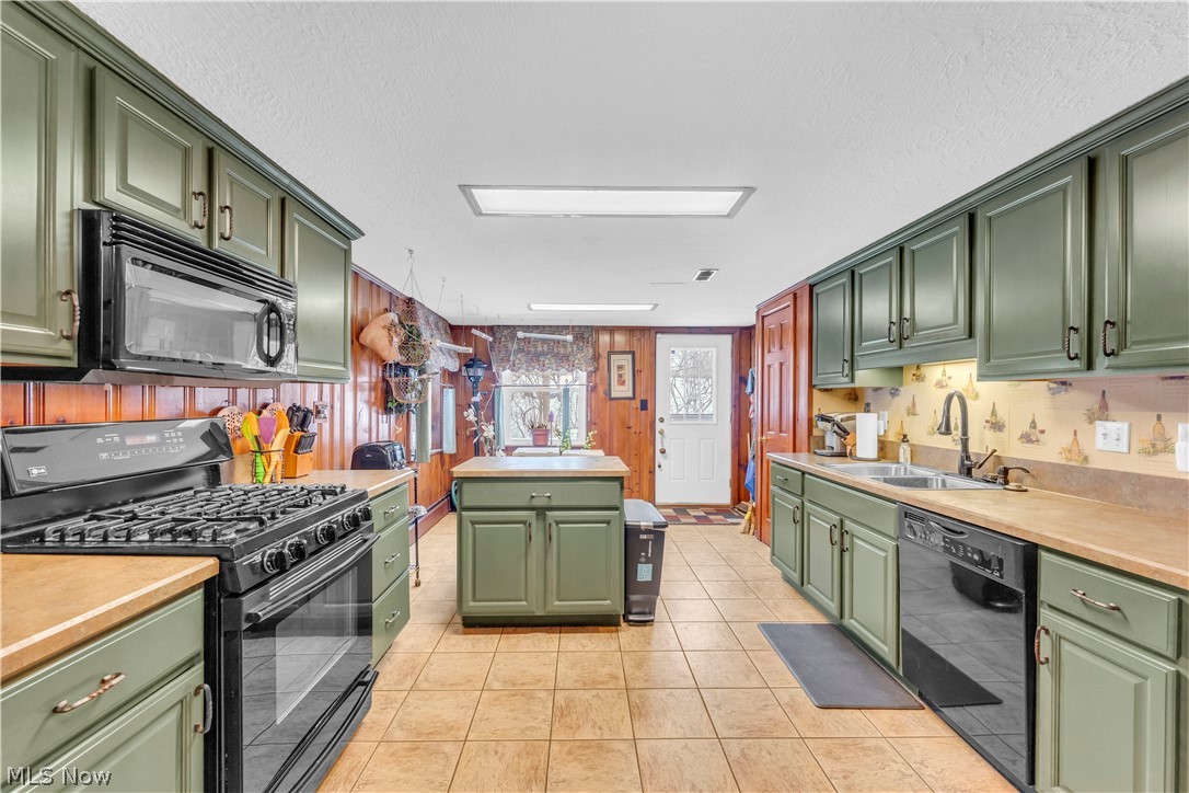 Hilton Ave Sub/R Wieses - Residential