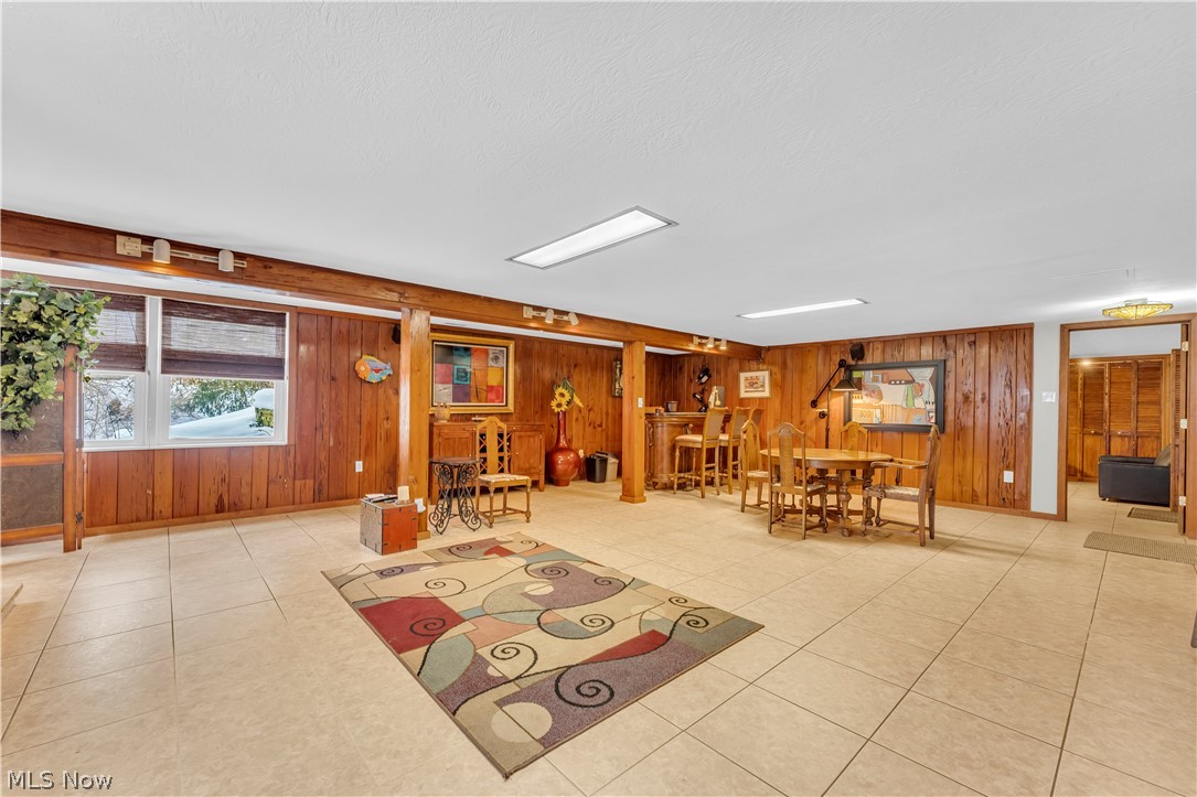 Hilton Ave Sub/R Wieses - Residential