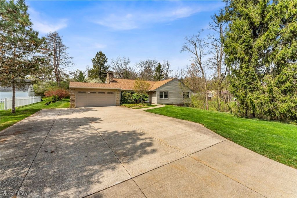 Photo of 8556 Brecksville Road, Brecksville, OH 44141 (MLS # 5203782)