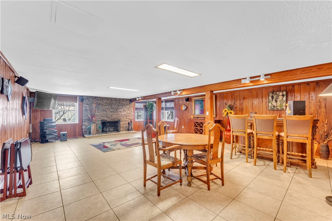 Hilton Ave Sub/R Wieses - Residential