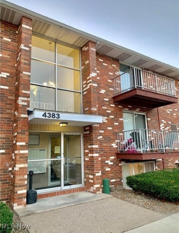 Are you looking to purchase your first home or even a turn-key rental property? Well, here is your chance! Make sure you check out this condo! Located on the second floor. This condo offers 1 Bedroom and 1 Bath. Offers open space living. All appliances stay! Are you looking for a large master bedroom with a big closet? This condo has that too. The Furnace/AC was just replaced last month! June 2025 Sit outside and enjoy the peace on your very own private patio. Call me for a private showing today. The unit is currently occupied by a tenant who is paying month to month. No Lease in place.