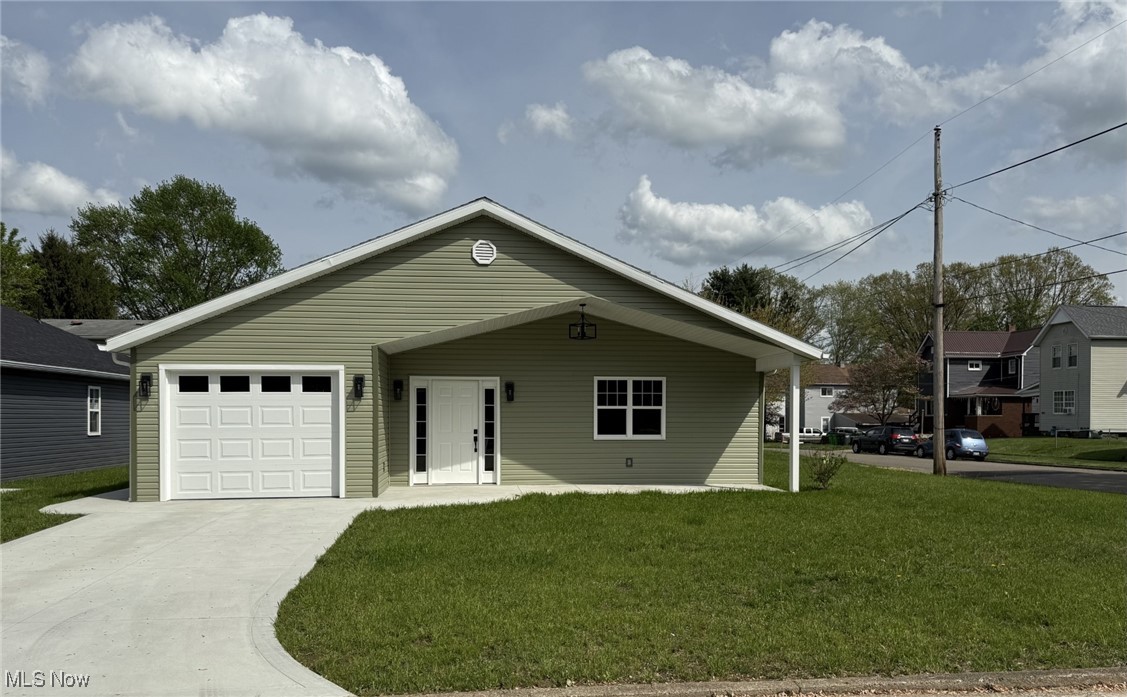 317 S Wallace Street, Uhrichsville, Ohio image 1