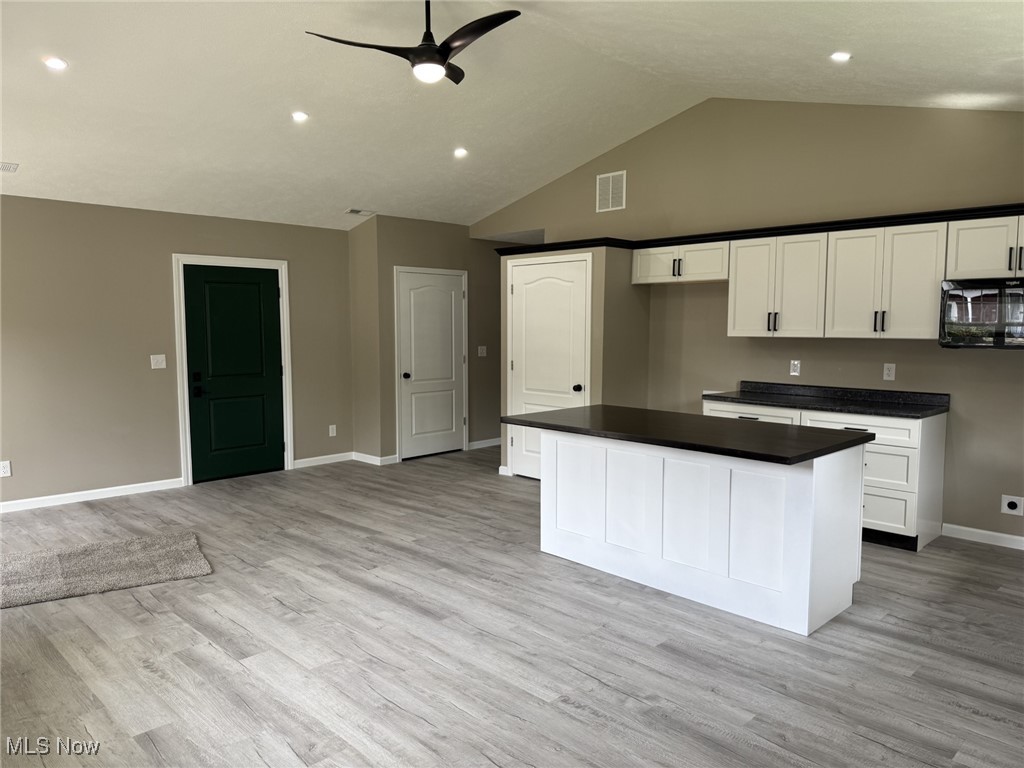 317 S Wallace Street, Uhrichsville, Ohio image 3