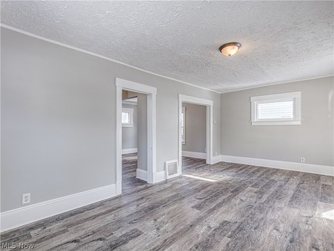 Tiny photo for 207 Denver Street, Akron, OH 44305 (MLS # 5190171)