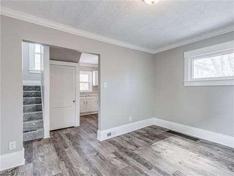 Tiny photo for 207 Denver Street, Akron, OH 44305 (MLS # 5190171)