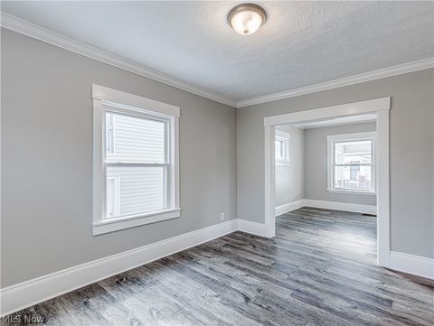 Tiny photo for 207 Denver Street, Akron, OH 44305 (MLS # 5190171)