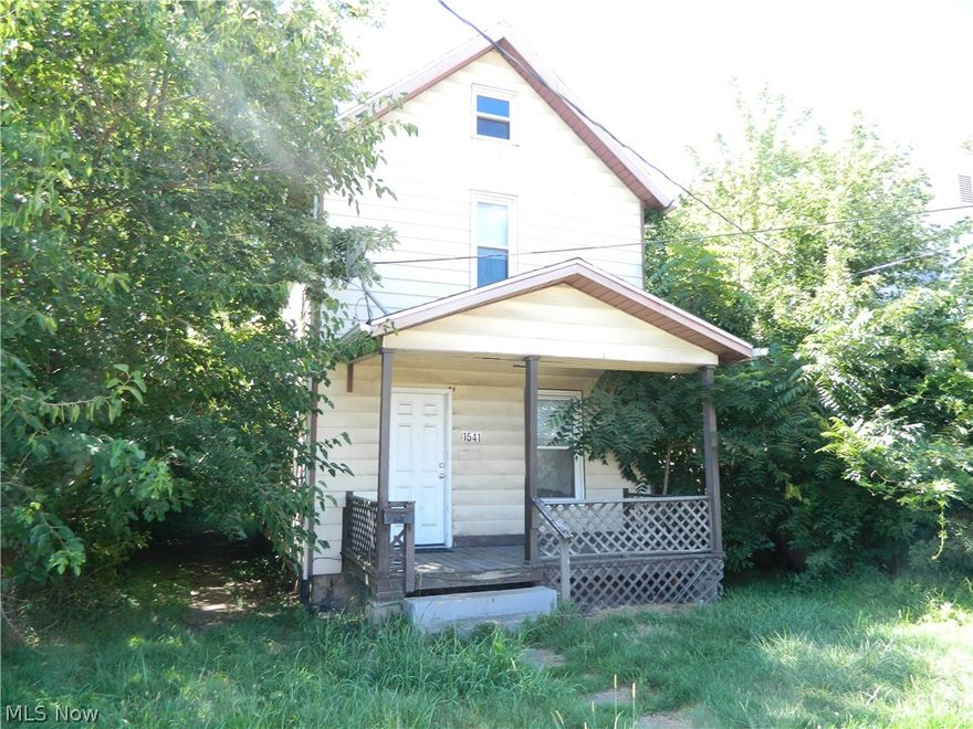 Investor looking to reduce his portfolio. This 2 bedroom, 1 bath home offers a great investment opportunity. Current rent is $750/month. Tenant's lease ends 7/31/2023.  It can be purchased individually, in a group or as a whole portfolio. CASH ONLY. AS IS.