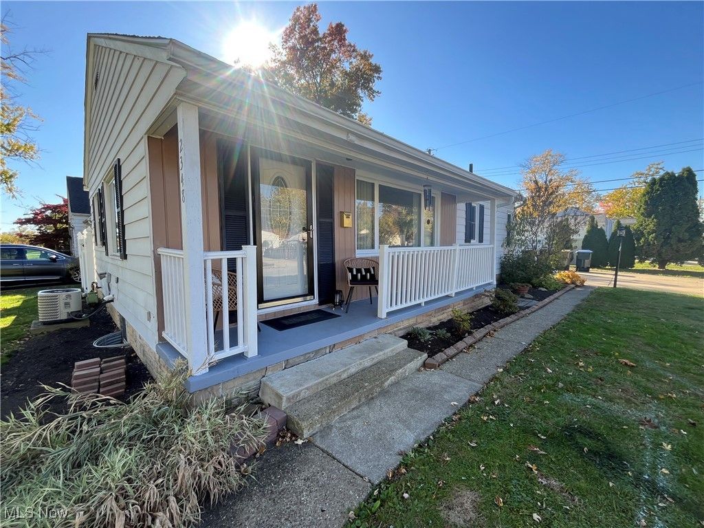 Photo of 2348 N Haven Boulevard, Cuyahoga Falls, OH 44223 (MLS # 5166347)