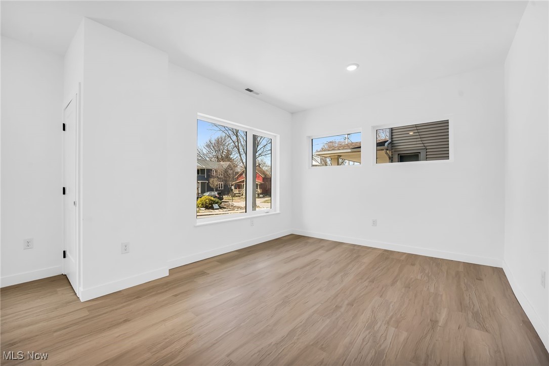 1365 W 74th Street, Cleveland, Ohio image 28