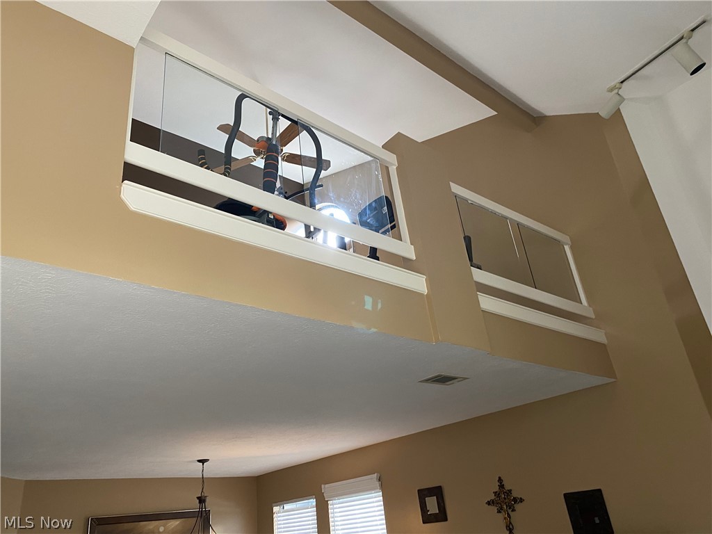 Bldg 19 Unit 4 MillCreek Woods condo - Residential