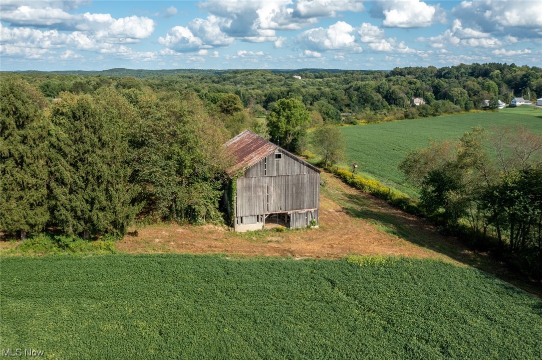 This beautiful 83.5-acre property offers countless possibilities. Conveniently located on Route 170 just 20 minutes south of Columbiana and 10 minutes west of Beaver. With 30+ acres of mature wooded land and 50+ acres of farm ground, this property offers an abundance of wildlife with trophy whitetail every year. There are several unique features including a beautiful bank barn, a recently redone pond and dam, timbering opportunity, many trails, multiple building sites, incredible views, and so much more. Showings by appointment only.
Mineral Rights are reserved by Seller.