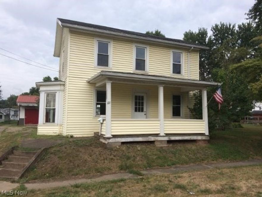 great starter or rental. Good bones. Needs polish. Watch HGTV and knock yourself out! 
Agent owned as a rental. Sold "as-is".