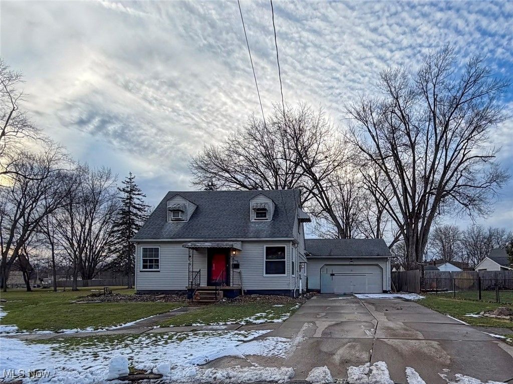 Photo of 535 Park Avenue, Newton Falls, OH 44444 (MLS # 5177990)