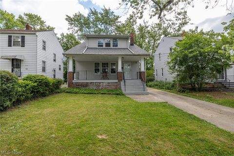 Single Family Residence in Maple Heights OH 5157 Erwin Street.jpg