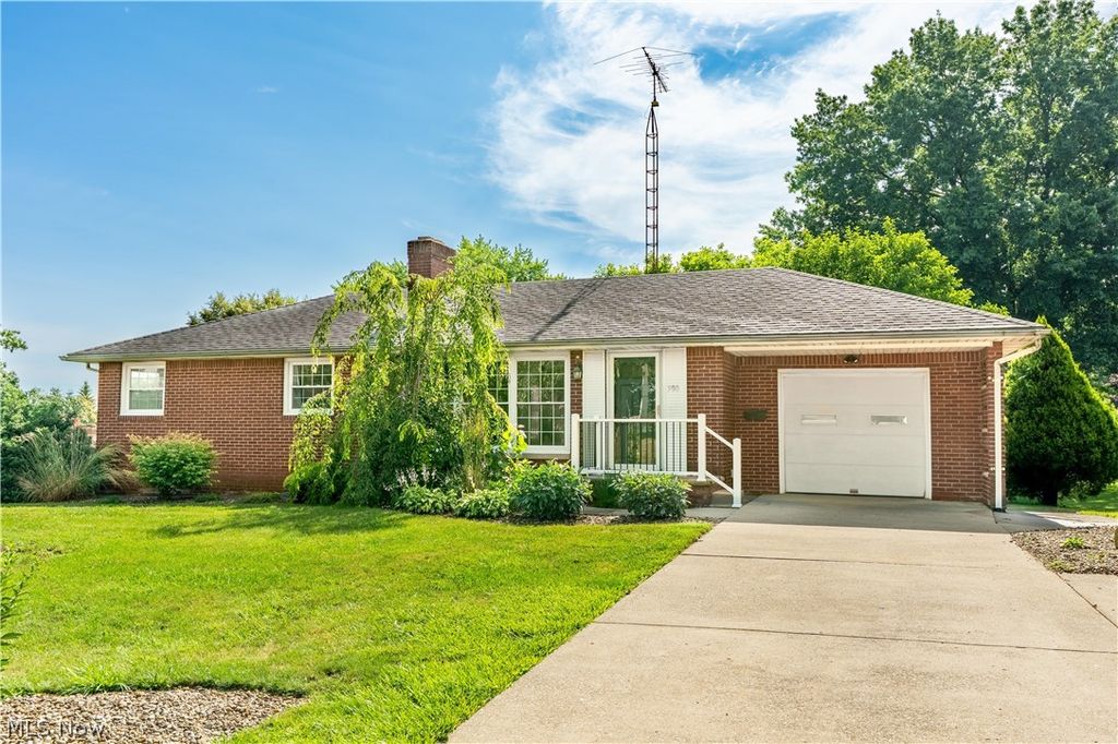 Photo of 500 N Marion Avenue, Louisville, OH 44641 (MLS # 5222772)
