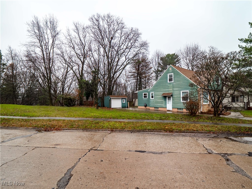 16201 Raymond Street, Maple Heights, Ohio image 4