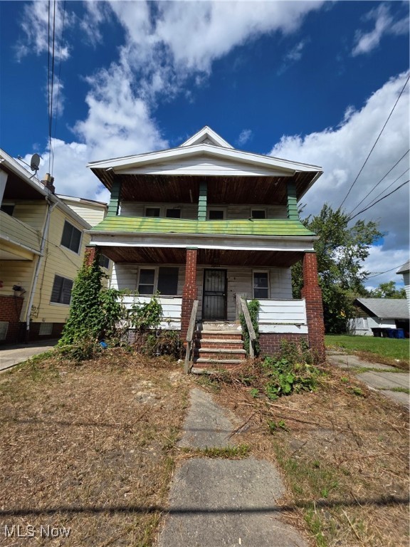 Calling all investors! 16519 Burnside Ave in Cleveland's Collingwood area. Spacious 3 bedrooms on one unit and 2 on the other. Needs a complete rehab.