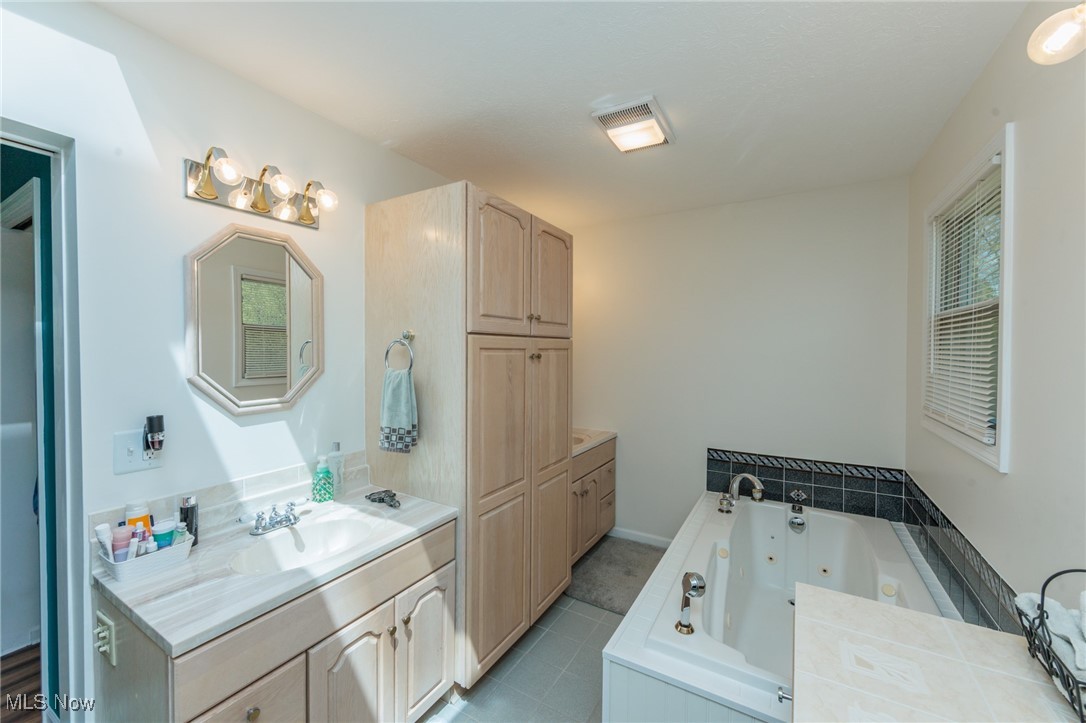 10805 Wilson Mills Road, Chardon, Ohio image 22