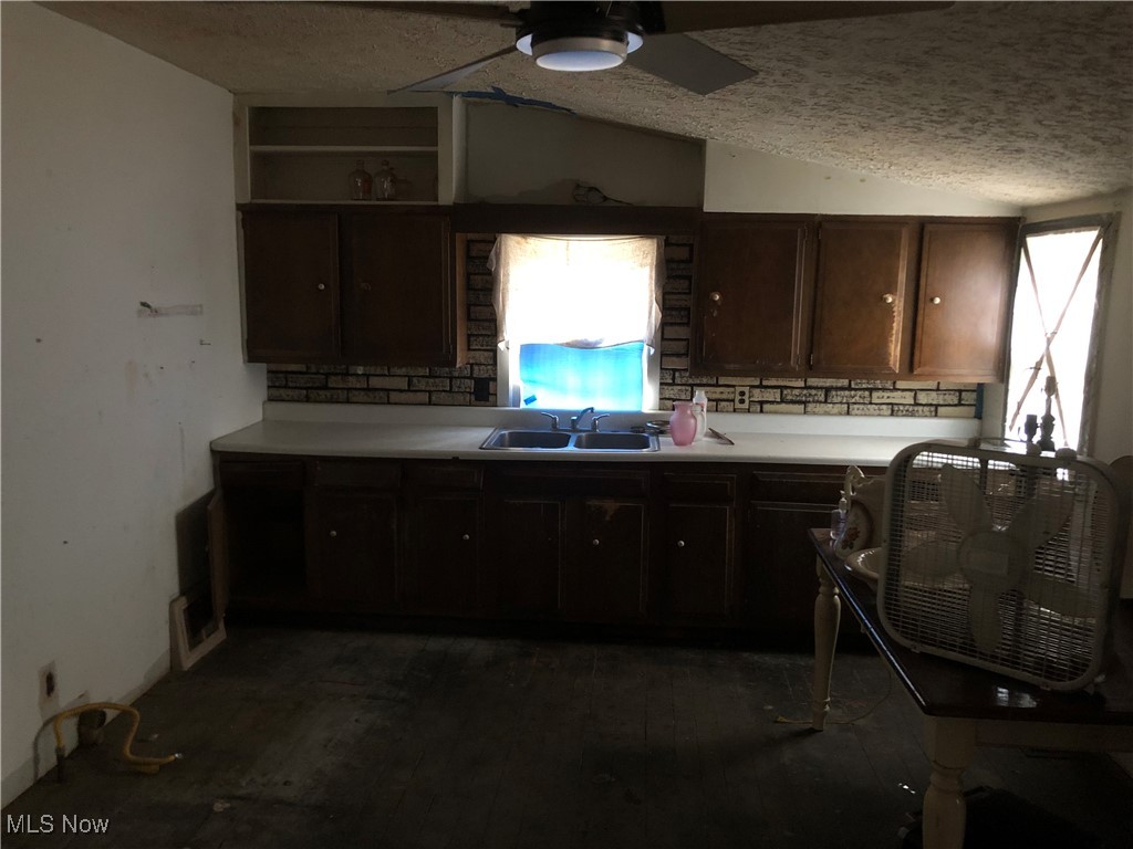 1123 N Hametown Road