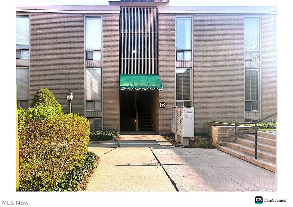 Photo of 6680 Chaffee Court #2-0, Brecksville, OH 44141 (MLS # 5200000)